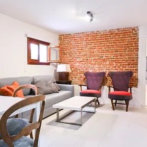 https://chalet-jardin-axiii83.besthotelstoledo.com